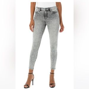 Liverpool Abby Skinny Crop in Granite